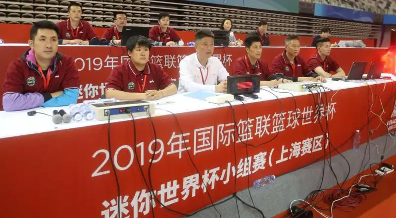 媒体记者如何报道篮球选秀权的动态_1